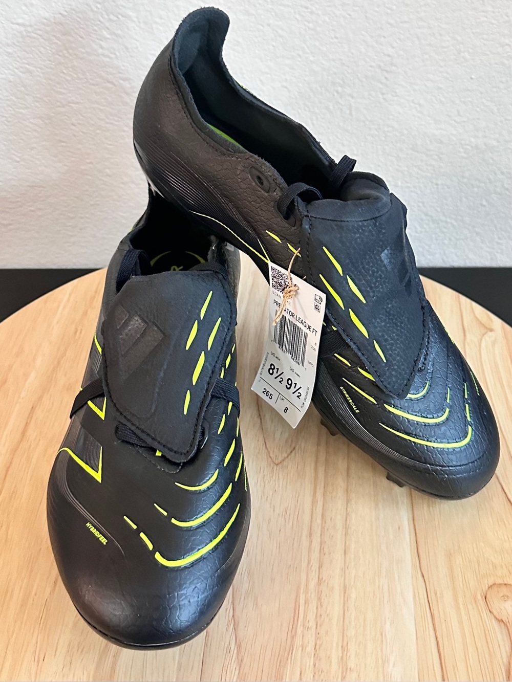 NWT. ADIDAS PREDATOR LEAGUE FT FG/MG Size 8.5
